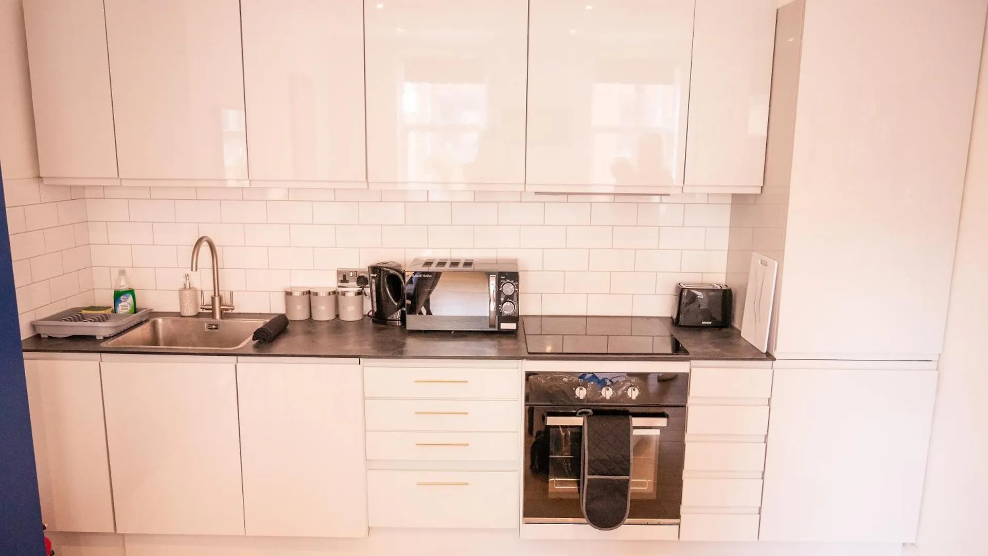아파트 Sleeps 6- Close To The Beach - Pet Friendly 브라이턴